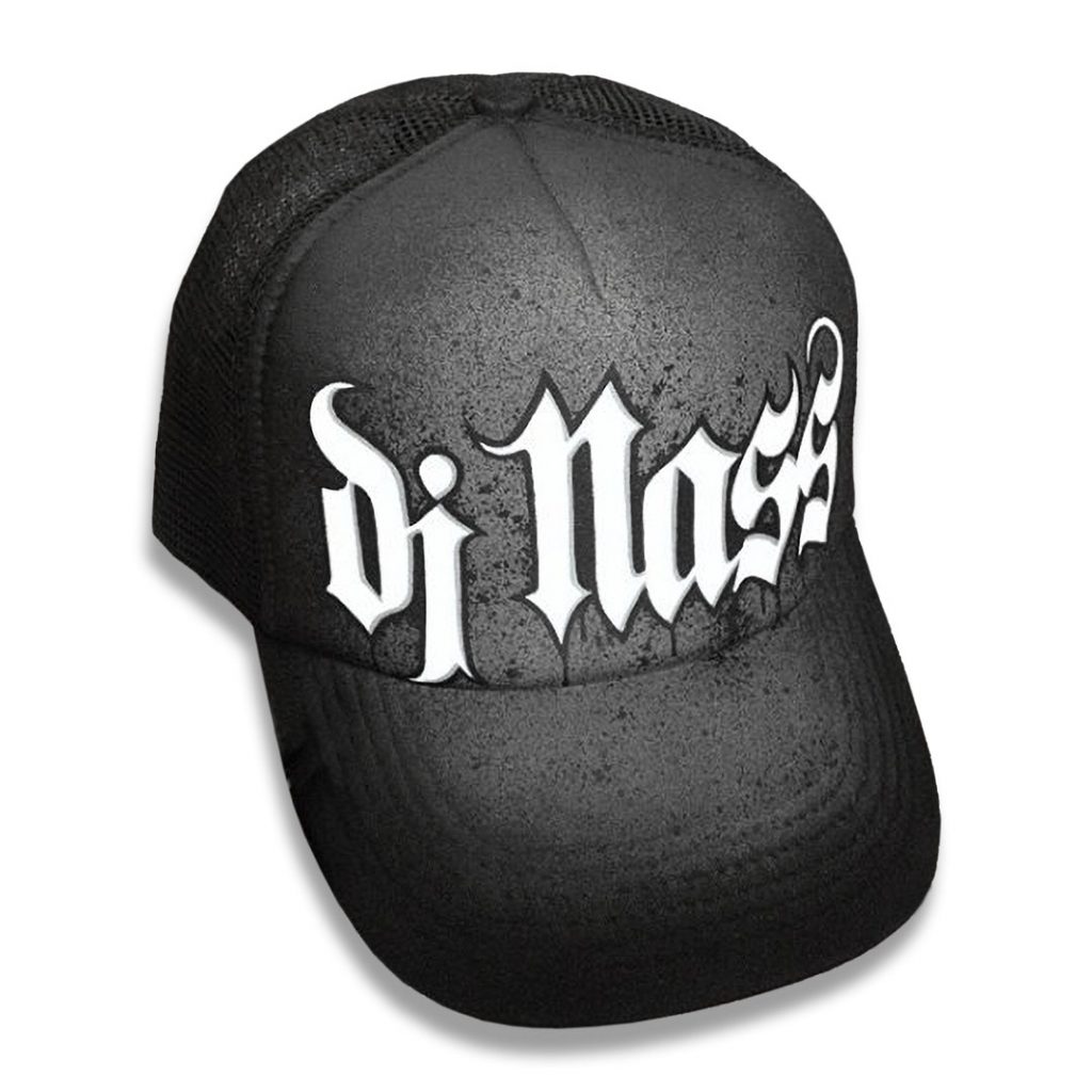 Casquette custom avec lettrage gothique personnalisé