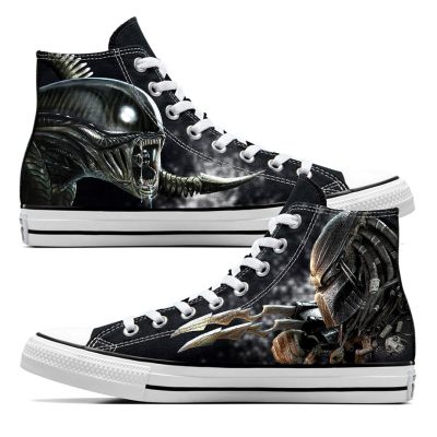 Custom personnalisé "Alien et Prédator" sur Converse Chuck Tailor All Star - High Top